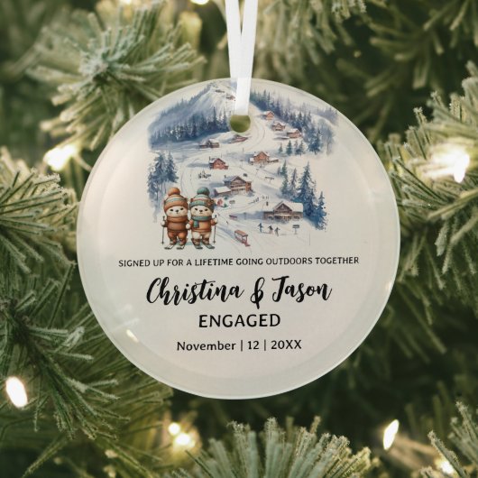 Kerst Mountain Skiën Sneeuwpaar Verloving Glas Ornament (Insitu)