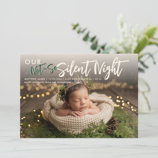 Kerst Niet Stille Nacht Groen Grappig Baby Foto Aankondiging (Staand voorkant)