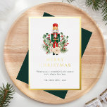 Kerst Notenkraker Rode bessen Elegant Folie Feestdagenkaart<br><div class="desc">Introductie van onze aangepaste kerstgroetenkaart die belooft om feestvreugde te verspreiden en de toon te zetten voor uw feestelijke vieringen! Onze uniek ontworpen uitnodiging vangt de ware essentie van de vakantiedrang. Deze kaart is versierd met levendig groen gebladerte, weelderige bessen en een klassieke notenkraker van de speelgoed en is ideaal...</div>