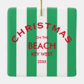 Kerst op het strand aangepaste groene Cabana Strip Keramisch Ornament (Achterkant)