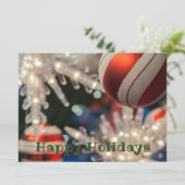 Kerst ornament en licht feestdagenkaart (Staand voorkant)