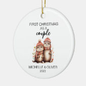 Kerst otter paar gepersonaliseerd keramisch ornament (Links)