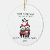 Kerst Panda Beer Familie van Drie Keramisch Ornament (Links)