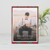 Kerst Pas getrouwd Foto Getrouwd en Merry Tartan Feestdagenkaart (Staand voorkant)