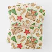 Kerst peperkoek koekjes en brieven inpakpapier vel (In situ)