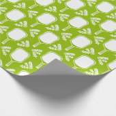 Kerst Pickleball Paddle & Holly in Lime Green Cadeaupapier (Hoek)