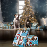 Kerst Piebald PitBull Puppies rode linten Cadeaupapier<br><div class="desc">Piebald Pitbull puppies met rode linten,  op een lichtblauwe achtergrond,  met cadeaus en sneeuwvlokken.. geweldig papier om je cadeaus in te pakken in dit jaar,  een must have voor pitbull families of hondenliefhebbers - - A © WhimsicalArtwork™ origineel -</div>