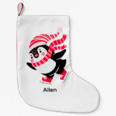 Kerst Pinguïn in een Pet en Sjaal op Schaatsen Kleine Kerstsok (Voorkant)