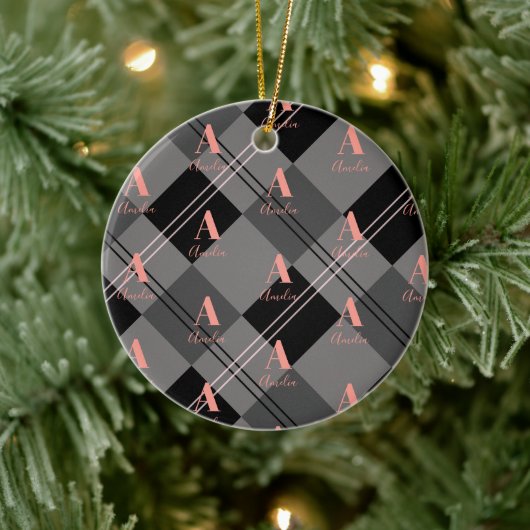 Kerst Plaid Gepersonaliseerd Grijs Zwart Roze Keramisch Ornament (Boom)