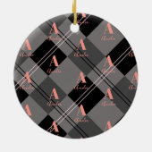 Kerst Plaid Gepersonaliseerd Grijs Zwart Roze Keramisch Ornament (Achterkant)