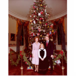 Kerst President James Jimmy Carter Witte Huis Fotobeeldje Ornament<br><div class="desc">Witte Huis Kerstmis van James Earl Jimmy Carter Jr. familie. Jimmy Carter was het 39e President van de Verenigde Staten van 1977 tot 1981. In 2002 kreeg hij de Nobelprijs voor de Vrede voor zijn inzet voor het vinden van vreedzame oplossingen voor internationale conflicten, het bevorderen van democratie en mensenrechten...</div>