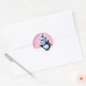Kerst roze ronde sticker Penguin schaatsen. (Envelop)
