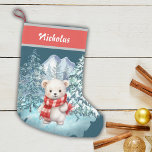 Kerst Schattigee Polar Beer in de winter Onederlan Kleine Kerstsok<br><div class="desc">Gepersonaliseerde wintermagie voor uw mantel - Vier het seizoen met deze betoverende "Winter OneDerland" kerstkous! Met een zacht polair beer en een serene besneeuwde achtergrond van bergen en bevroren bomen, brengt deze kous de rust van de winter direct bij u thuis. Voeg de naam van je geliefde toe aan de...</div>