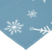 Kerst sneeuwvlok op blauw tafelkleed (Gekanteld)