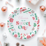 Kerst Snoep Sweet One Eerste Verjaardag Papieren Bordje<br><div class="desc">Lieve! Kerst Snoep Sweet Een eerste verjaardagsfeestuitnodiging met snoepjes,  jelly beans en ander snoep.</div>