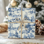 Kerst Toile Blauw  Victoriaans Vakantie Cadeaupapier<br><div class="desc">Wikkel uw geschenken in tijdloze elegantie met dit kersttoilet Victoriaans blauw inpakpapier. Met een klassiek toile-ontwerp met ingewikkelde Victoriaans vakantiescènes in zachtblauwe tinten, voegt deze luxe cadeauverpakking een vleugje charme toe aan elk cadeau. Perfect voor degenen die verfijnde en nostalgische vakantie-esthetiek waarderen, dit inpakpapier brengt zowel stijl als traditie in...</div>