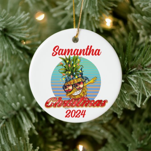 Kerst Tropisch Strand Dabbing Ananas Keramisch Ornament (Boom)