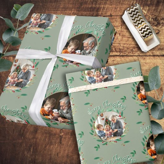 Kerst Twee Foto Sage Groene Krans Patroon Cadeaupapier