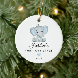 Kerst voor de allereerste keer van de kleine olifa keramisch ornament