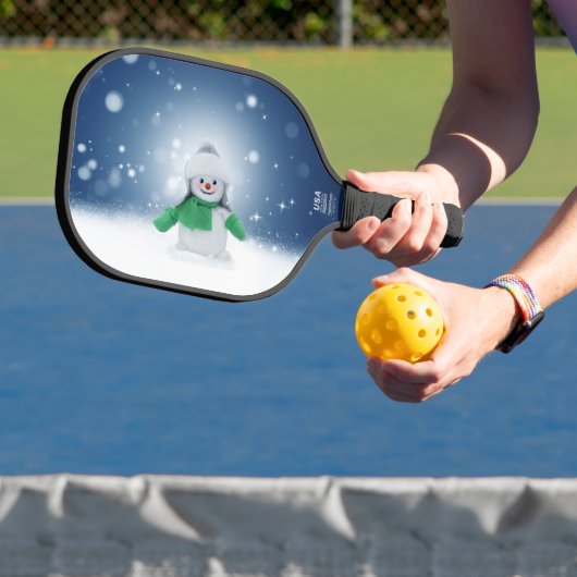 Kerst winter sneeuwpop SlipperyJoe groene sjaal Pickleball Paddle (Insitu)