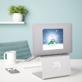Kerst winter sneeuwpop SlipperyJoe groene sjaal Sticker (Laptop op bureau)