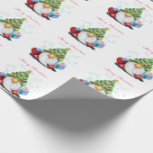 Kerst Wrapping Papier Schattige Gnome met Gift (Hoek)