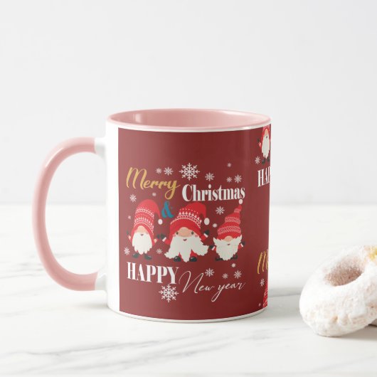 Kerstachtige kleine rode dwergen   mok (Met donut)