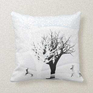 Kerstavond Fairy Tale. Fantastisch bos, sneeuw Kussen