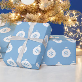 Kerstbal blauw omslagpapier cadeaupapier