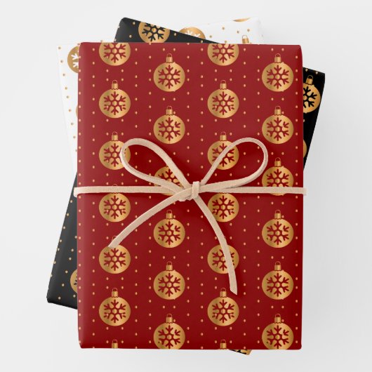 Kerstballen op Rood, Zwart en Wit Inpakpapier Vel (In situ)