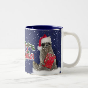 Kerstbandit Raccoon met Cadeau Tweekleurige Koffiemok