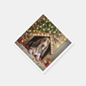 Kerstbassethond in een hondenhok servet (Hoek)