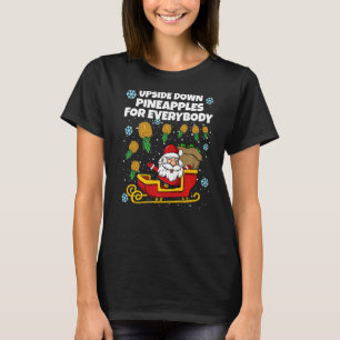 Kerstbediende kerstdommerik ondersteboven ananas v t-shirt