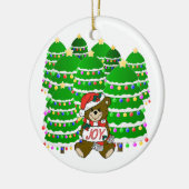 Kerstbeer met JOY bord en kerstbomen Keramisch Ornament (Links)