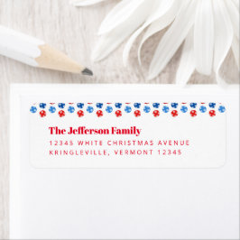 Kerstblauw en rode ornamenten met sneeuwvlokken etiket