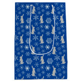 kerstblauw Snowflakes en Bunnies Medium Cadeauzakje (Achterkant)