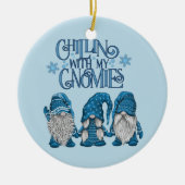 Kerstblauwe wintertrio-chillin met mijn gnomen keramisch ornament (Voorkant)