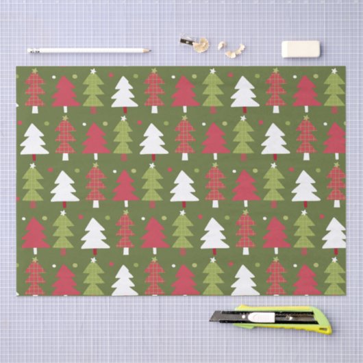 Kerstbomen en sneeuwvlokken met groene rug tissuepapier (Craft)