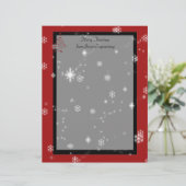 Kerstbomen en sneeuwvlokken op rood en zwart (Staand voorkant)