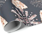 Kerstbomen en sneeuwvlokken Zwarte Kerstmis Cadeaupapier (Rol Hoek)