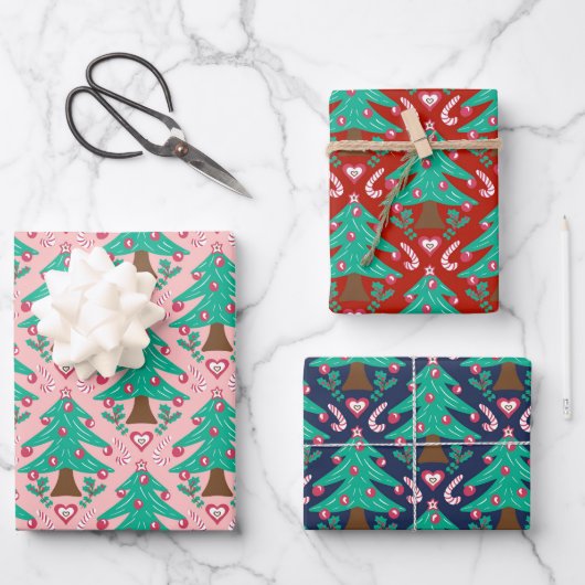 Kerstbomen, harten en snoep rood roze blauw inpakpapier vel (Voorkant)
