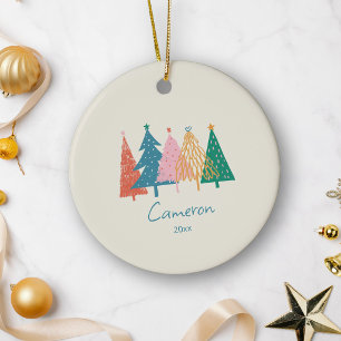 Kerstbomen met naam en familie op een fantasierijk keramisch ornament