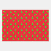 kerstbomen op rood inpakpapier vel (Voorkant)