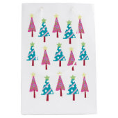 Kerstbomen Roze blauwe cadeautassen Medium Cadeauzakje (Voorkant)