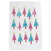 Kerstbomen Roze blauwe cadeautassen Medium Cadeauzakje (Achterkant)