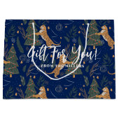 Kerstbomen & tijgers donkerblauwe achtergrond groot cadeauzakje (Voorkant)