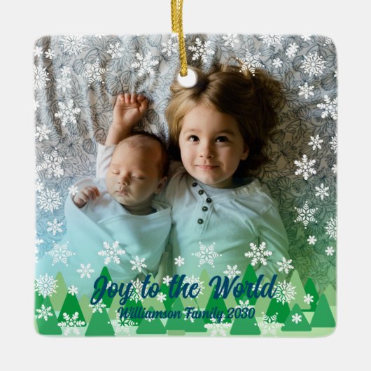 Kerstbomen Witte Sneeuwvlokken Vreugde aan de Were Keramisch Ornament (Voorkant)