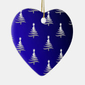 kerstbomen zilver op kobalt Blue Keramisch Ornament (Rechts)