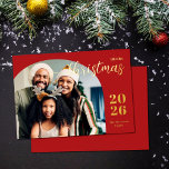 Kerstboog 1 foto modern, lichtrood folie feestdagenkaart<br><div class="desc">Dit elegante en moderne kerst wenskaart heeft een minimalistisch ontwerp met uw favoriete familie afbeelding in een trendy boog lijst. Gemakkelijk aan te passen met uw familienaam en het huidige jaar in stijlvolle gouden folie serif fonts over een klassieke feestelijke rode achtergrond.</div>