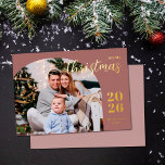 Kerstboog 1 foto moderne minimalist folie feestdagenkaart<br><div class="desc">Dit elegante en moderne kerst wenskaart heeft een minimalistisch ontwerp met uw favoriete familie afbeelding in een trendy boog lijst. Gemakkelijk aan te passen met uw familienaam en het huidige jaar in stijlvolle gouden folie serif lettertypen.</div>